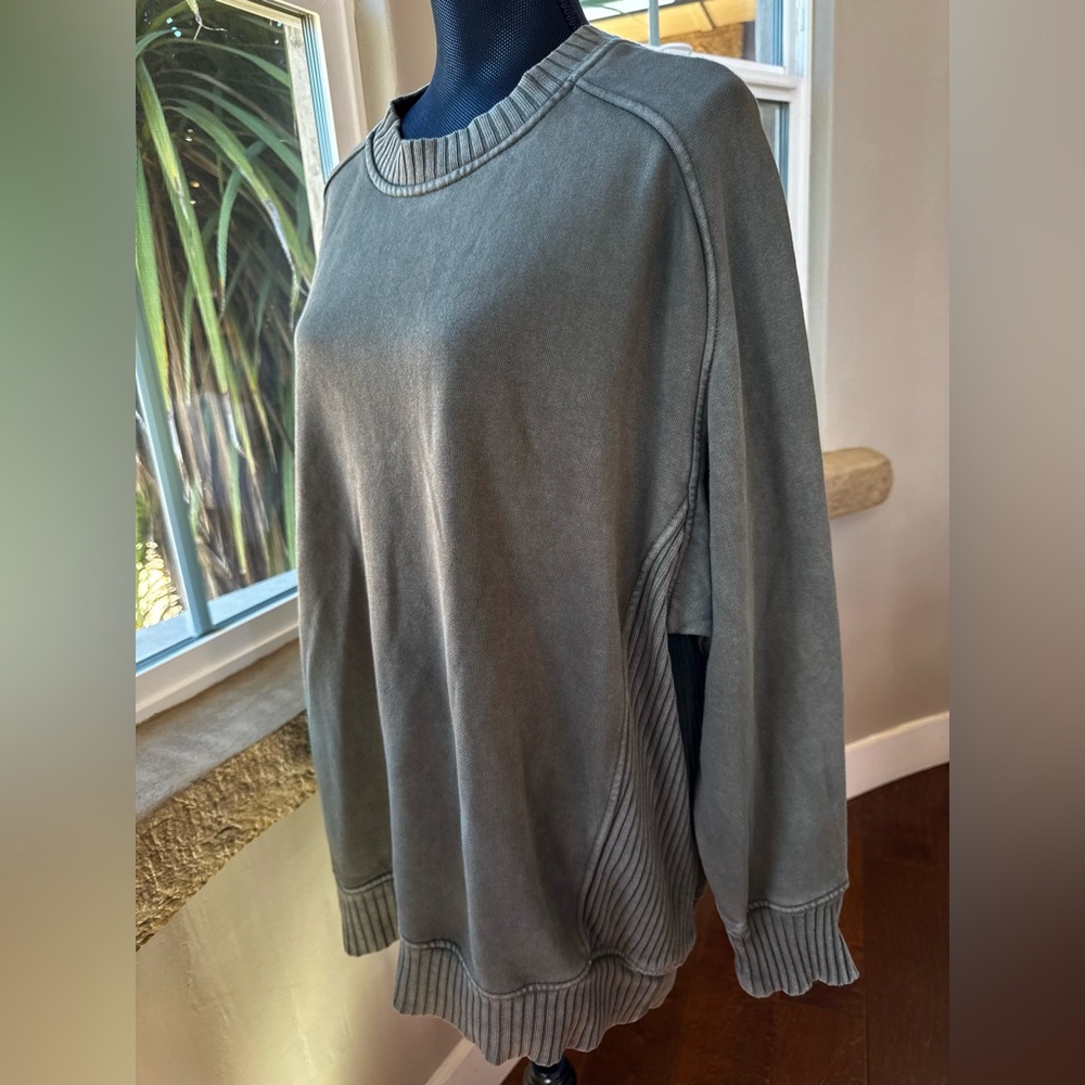 Aerie Down-To-Earth Oversized Crew Sweatshirt Women’s Size Medium (NWOT) - Picture 3 of 15